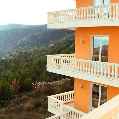 Hostel "Kraljica Snezna " Sutomore Bagian luar foto