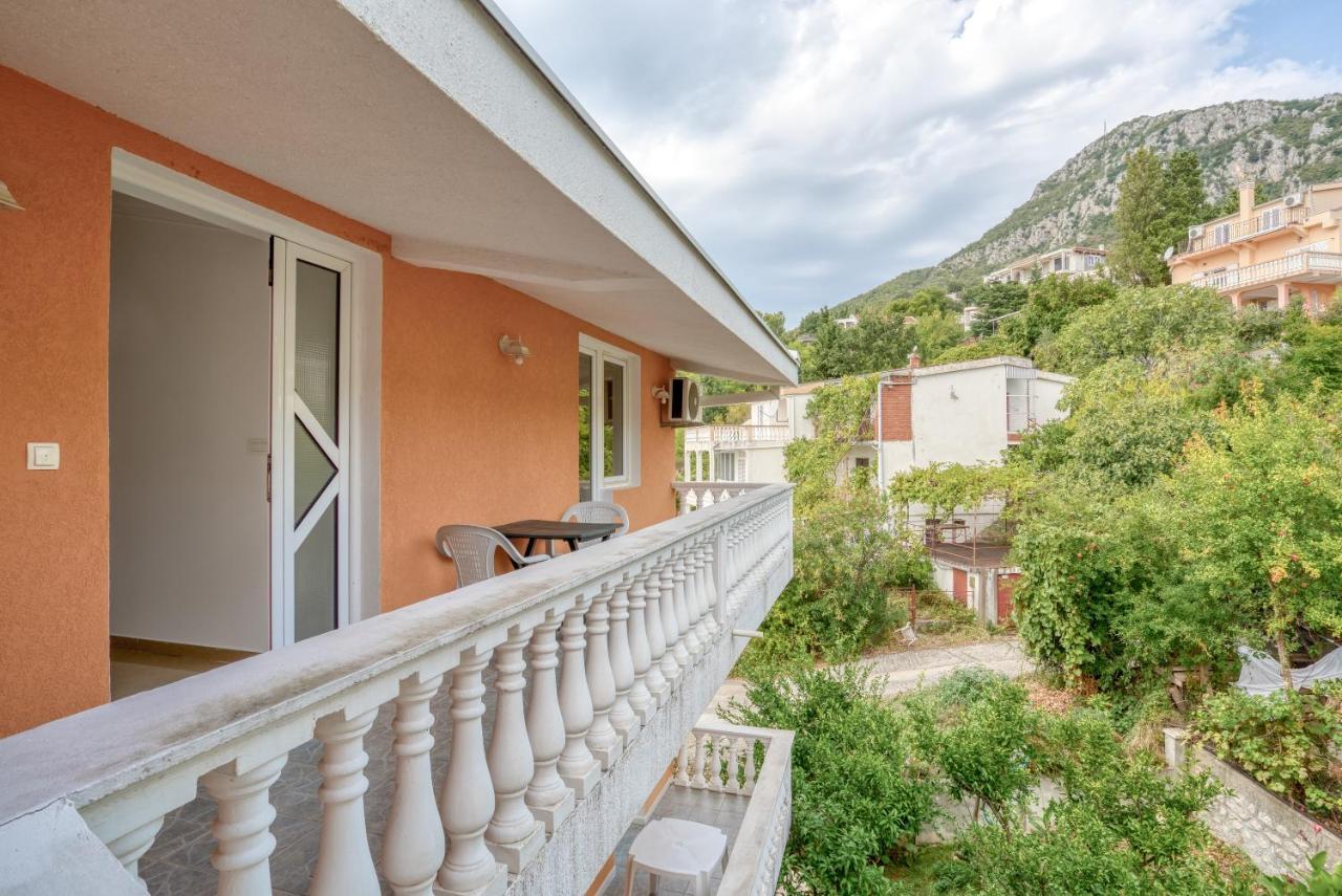 Hostel "Kraljica Snezna " Sutomore Bagian luar foto